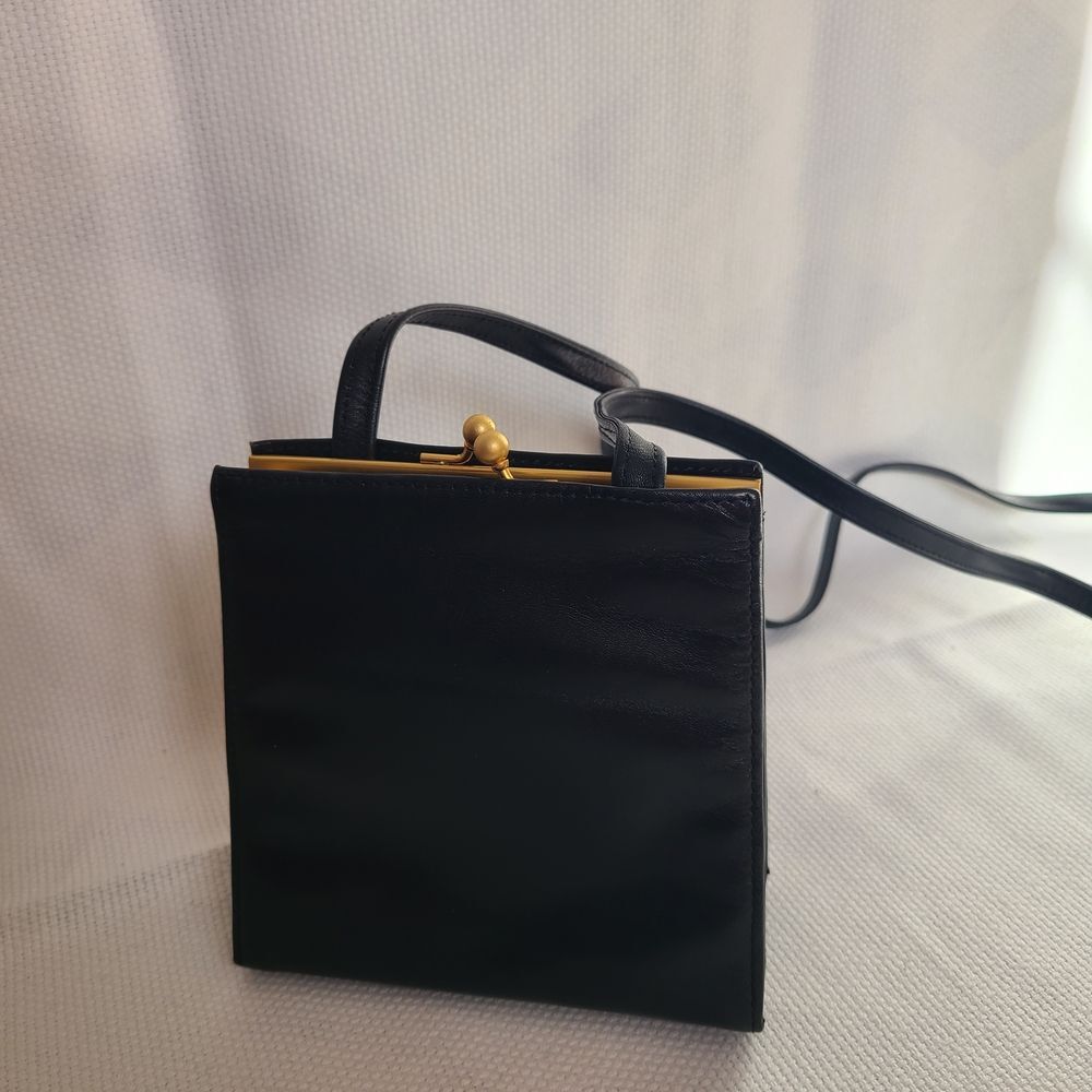 Vintage Elegant Black Leather Handbag 90's